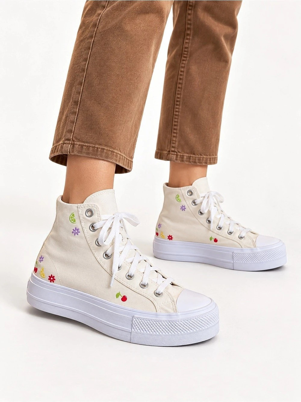 Converse Chuck Taylor All Star Day 1  Cream Platform Fruit/Flowers Women Size 9
